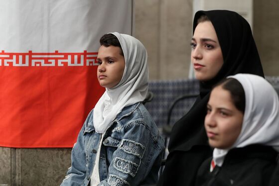 عکس‌هایی از دیدار مدال‌آوران ورزشی و علمی با رهبر انقلاب (۲۸ مهرماه ۱۴۰۴)