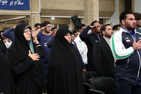 عکس‌هایی از دیدار مدال‌آوران ورزشی و علمی با رهبر انقلاب (۲۸ مهرماه ۱۴۰۴)