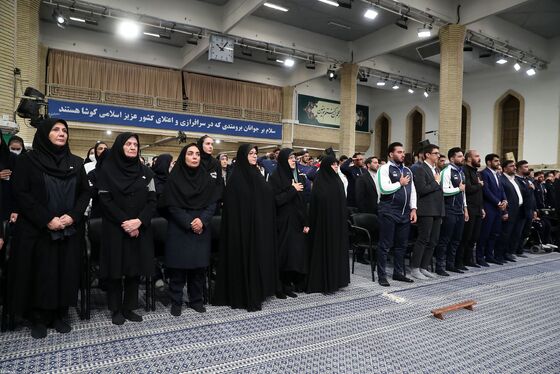 عکس‌هایی از دیدار مدال‌آوران ورزشی و علمی با رهبر انقلاب (۲۸ مهرماه ۱۴۰۴)