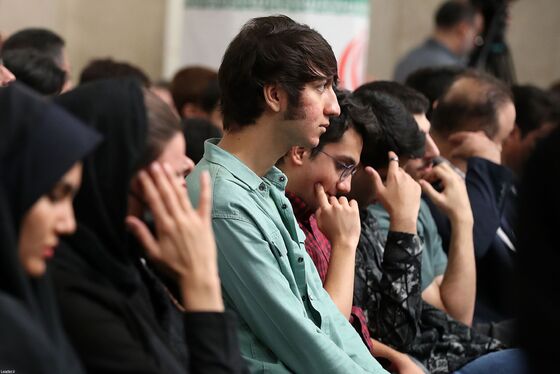 عکس‌هایی از دیدار مدال‌آوران ورزشی و علمی با رهبر انقلاب (۲۸ مهرماه ۱۴۰۴)