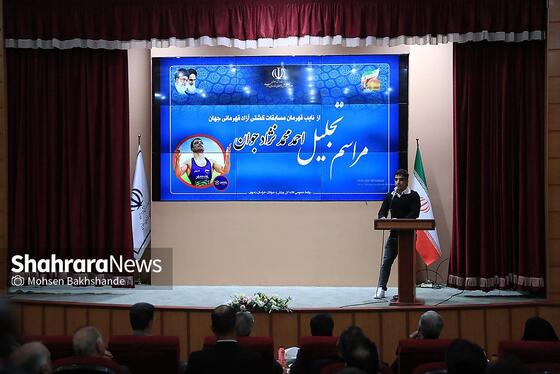 گزارش تصویری | مراسم تجلیل از احمد جوان نایب قهرمان مسابقات کشتی آزاد قهرمانی جهان در زاگرب