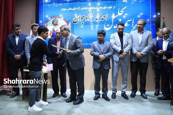 گزارش تصویری | مراسم تجلیل از احمد جوان نایب قهرمان مسابقات کشتی آزاد قهرمانی جهان در زاگرب