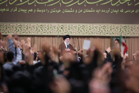 گزارش تصویری | دیدار دانش‌آموزان و دانشجویان با رهبر معظم انقلاب اسلامی، به‌مناسبت سیزدهم آبان‌ماه (۱۲ آبان ۱۴۰۴)