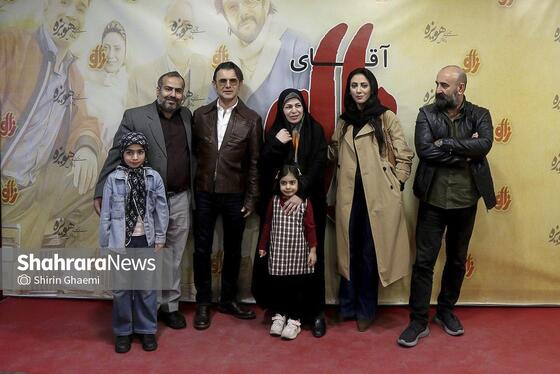 گزارش تصویری | اکران مردمی فیلم سینمایی «آقای زالو» با حضور عوامل در مشهد