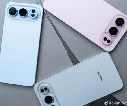 آنر با انتشار پوستری رسمی، طراحی سری ۵۰۰ را به‌نمایش گذاشت