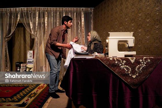 گزارش تصویری | تئاتر «شربت زعفران، آویشن، پونه و چند قطره روغن گل مغربی»
