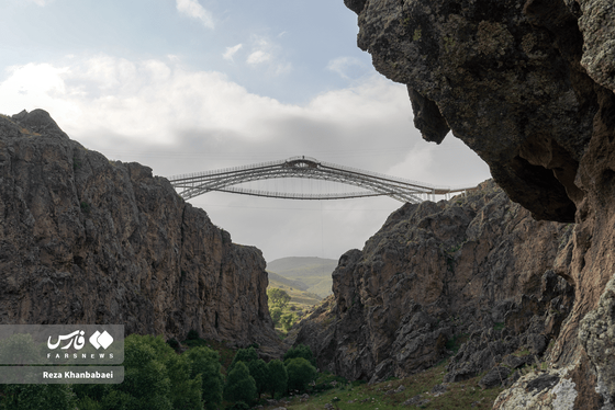 گزارش تصویری | پل معلق «ورگه‌سران»، نوآوری ایرانی در ارتفاع ۱۰۰ متری