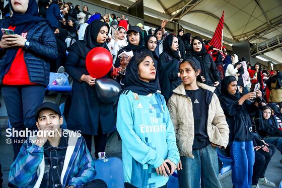 گزارش تصویری | تماشاگران بانو در ورزشگاه امام رضا علیه السلام