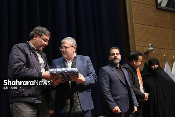 گزارش تصویری | همایش پاسداشت سالگرد قیام زنان غیور مشهد در اعتراض به قانون کشف حجاب