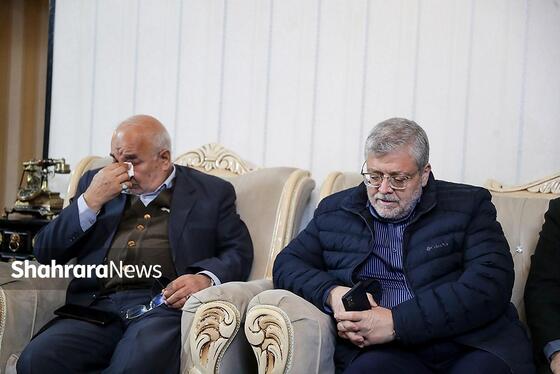 گزارش تصویری | دیدار شهردار مشهد با خانواده شهید غلامی از شهدای شهرداری در حمله اغتشاشگران