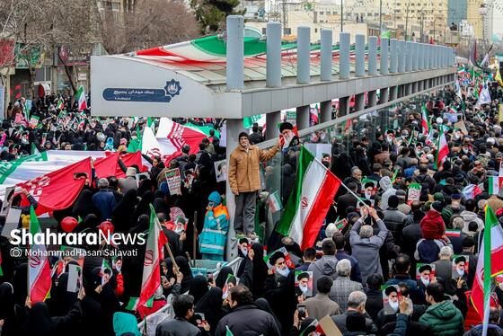 گزارش تصویری | راهپیمایی مردم مشهد در یوم الله ۲۲ بهمن -۳