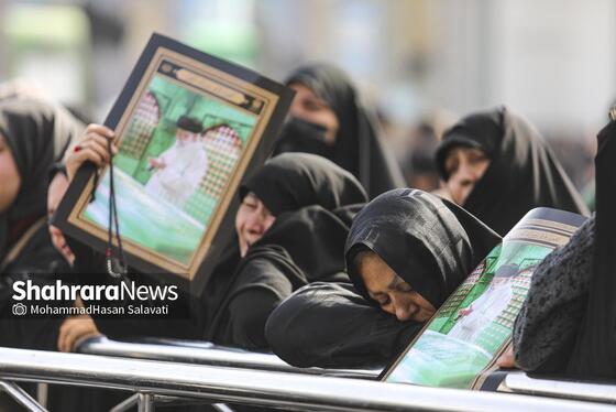 گزارش تصویری | عزاداری شهادت رهبر معظم انقلاب اسلامی، در حرم امام‌رضا(ع) - ۱