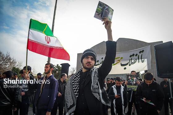 گزارش تصویری | تجمع دانشجویان مقابل دانشگاه فردوسی (۱۰ اسفند ۱۴۰۴)