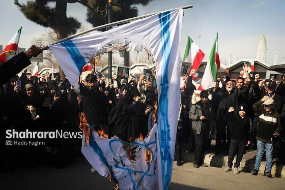 گزارش تصویری | تجمع دانشجویان مقابل دانشگاه فردوسی (۱۰ اسفند ۱۴۰۴)