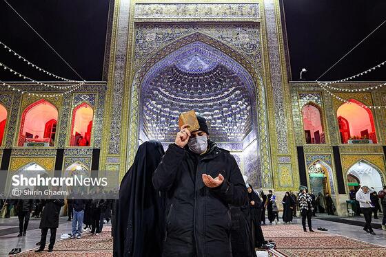 گزارش تصویری | مراسم احیای دومین شب قدر در حرم مطهر امام رضا (ع) -۲