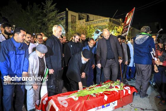 گزارش تصویری | وداع با پیکر مطهر پرستار شهید «حسین عشقی» در مشهد