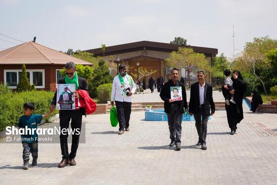 گزارش تصویری | حضور خانواده شهدای مدرسه «شجره طیبه» میناب در باغ خاتون مشهد