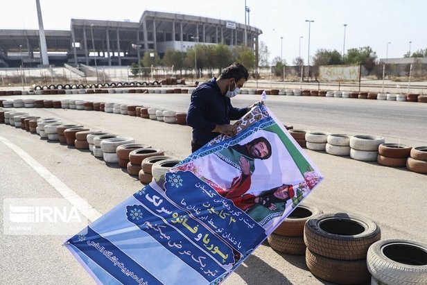 ثبت رکورد جهانی کشیدن کامیون با دندان توسط برادر و خواهر خوزستانی + تصاویر