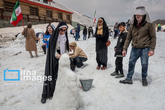 گزارش تصویری | جشنواره آدم برفی در پیست توچال
