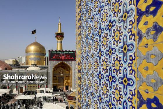 در این آیین اشعار سنتی و ماندگار عاشورایی قرائت می‌شود.