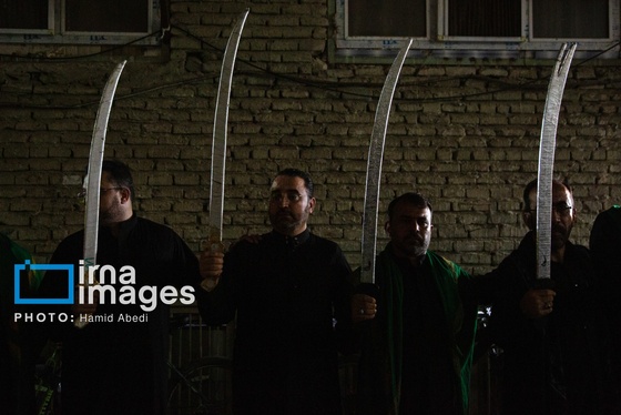 گزارش تصویری | مراسم عزاداری مشق شمشیر