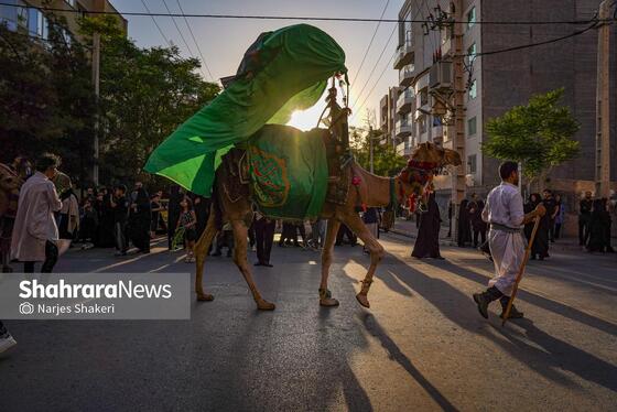 گزارش تصویری | آیین خیمه سوزان عصر عاشورا در بلوار هاشمیه مشهد (۴ تیر ۱۴۰۵)