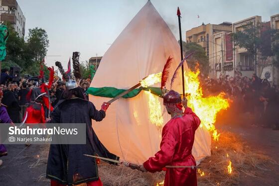 گزارش تصویری | آیین خیمه سوزان عصر عاشورا در بلوار هاشمیه مشهد (۴ تیر ۱۴۰۵)