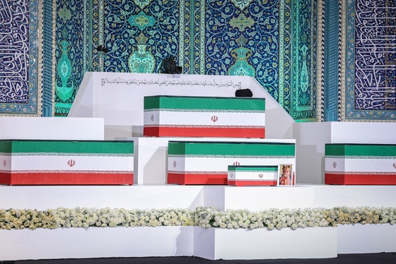گزارش تصویری | مراسم ادای احترام مقامات و شخصیت‌های کشورهای خارجی به پیکر مطهر رهبر شهید انقلاب