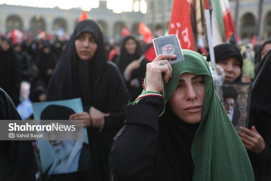 گزارش تصویری | مصلای تهران و حضور پرشور مردم در ساعات ابتدایی برای وداع با آقای شهید ایران