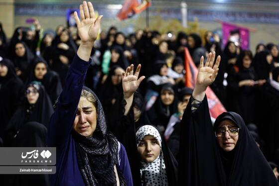 وداع با رهبر شهید در بامداد روز یکشنبه، مصلای تهران 
