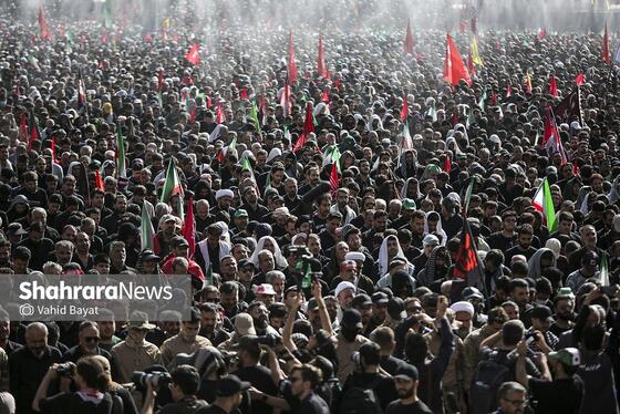 گزارش تصویری | اقامه نماز بر پیکر رهبر شهید و خانواده ایشان با حضور میلیونی عاشقان