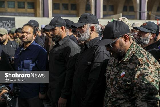 گزارش تصویری | اقامه نماز بر پیکر رهبر شهید و خانواده ایشان با حضور میلیونی عاشقان