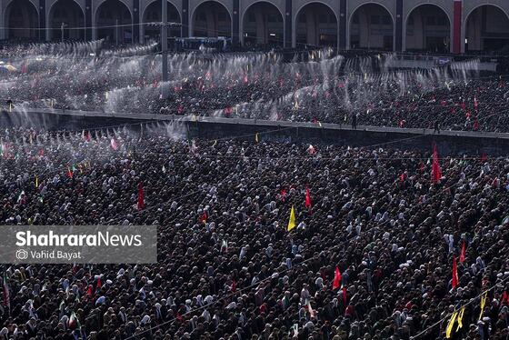 گزارش تصویری | اقامه نماز بر پیکر رهبر شهید و خانواده ایشان با حضور میلیونی عاشقان