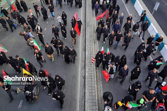 گزارش تصویری | اقامه نماز بر پیکر قائد شهید در خیابان های اطراف مصلی تهران