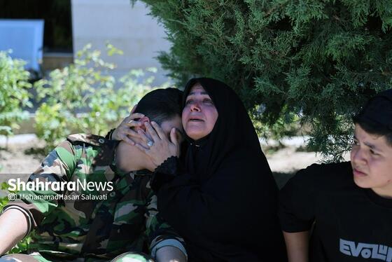گزارش تصویری | استقبال از پیکر رهبر شهید و خانواده ایشان در فرودگاه مشهد