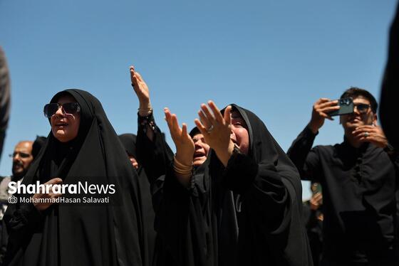 گزارش تصویری | استقبال از پیکر رهبر شهید و خانواده ایشان در فرودگاه مشهد