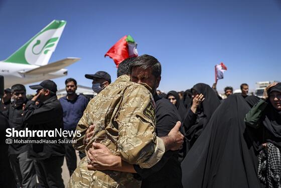 گزارش تصویری | استقبال از پیکر مطهر رهبر شهید انقلاب و خانواده ایشان در فرودگاه مشهد
