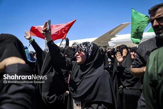 گزارش تصویری | استقبال از پیکر مطهر رهبر شهید انقلاب و خانواده ایشان در فرودگاه مشهد