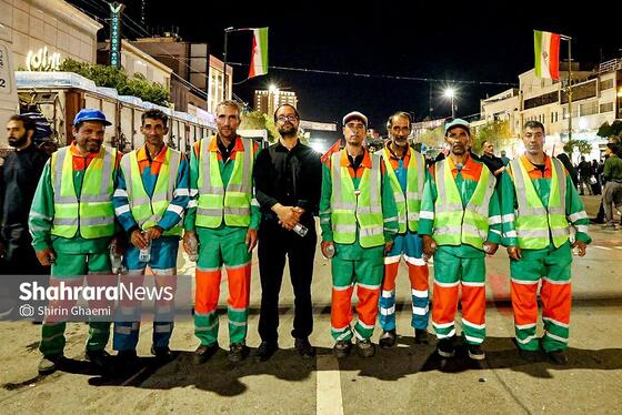 گزارش تصویری | روز پرکار پاکبانان مشهدی دقایقی پس از پایان مراسم تشییع