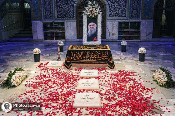 گزارش تصویری | آماده سازی مزار مطهر رهبر شهید انقلاب اسلامی در حرم مطهر رضوی
