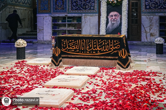 گزارش تصویری | آماده سازی مزار مطهر رهبر شهید انقلاب اسلامی در حرم مطهر رضوی