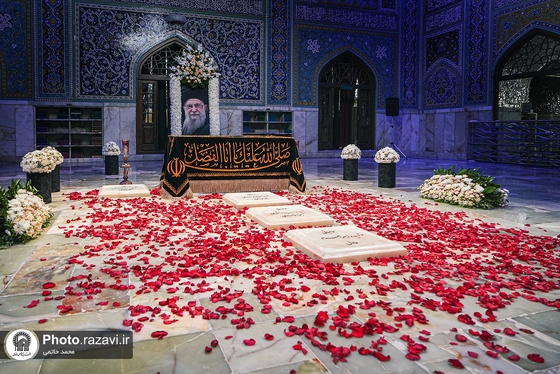 گزارش تصویری | آماده سازی مزار مطهر رهبر شهید انقلاب اسلامی در حرم مطهر رضوی
