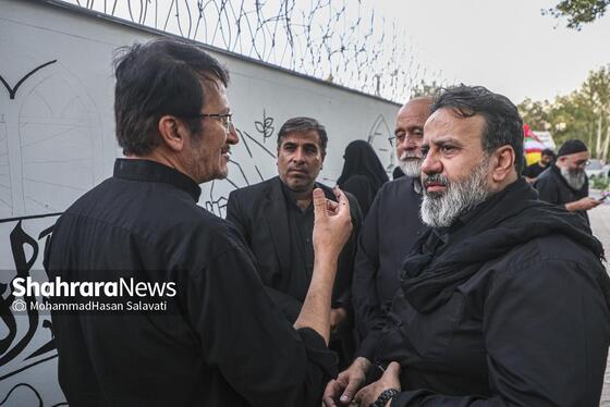 گزارش تصویری | اجرای دیوار نگاره «قوموا لله» با حضور هنرمندان بین المللی در مشهد