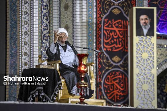 گزارش تصویری | شب چهارم مراسم بزرگداشت رهبر شهید انقلاب اسلامی در حرم مطهر رضوی