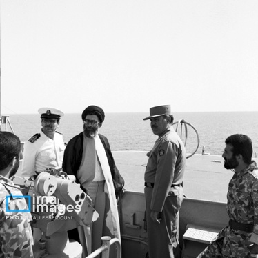 گزارش تصویری | بازدید رهبر شهید از مانور دریایی در تنگه هرمز؛ مهر ۱۳۶۴