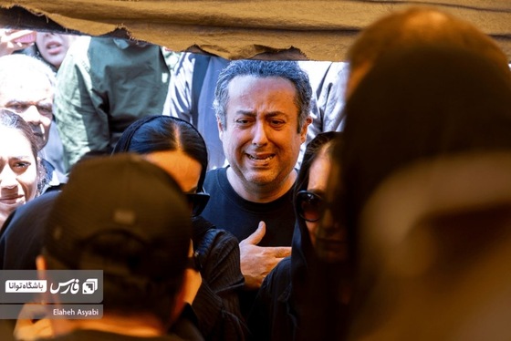 خاکسپاری مادر داریوش فرضیایی برگزار شد (۲۴ تیر ۱۴۰۵) + تصاویر