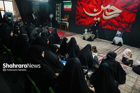 گزارش تصویری | روضه خانگی،در سوگ آقای شهید ایران