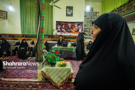 گزارش تصویری | روضه خانگی،در سوگ آقای شهید ایران
