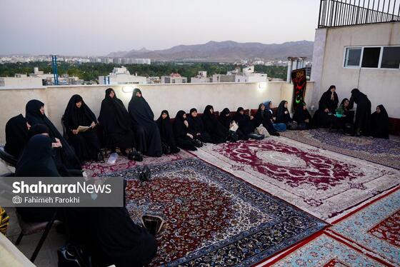 گزارش تصویری | روضه خانگی،در سوگ آقای شهید ایران