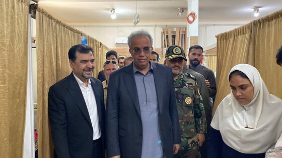 استاندار سیستان و بلوچستان از مجروحان حمله هوایی آسایشگاه سربازان در بمپور عیادت کرد + عکس و فیلم